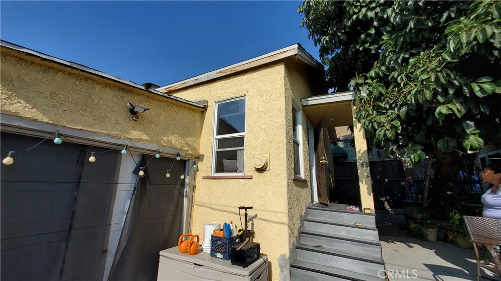 1713 S Berendo Street Property Photo 9