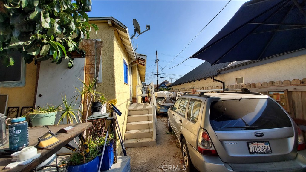 1713 S Berendo Street Property Photo 18