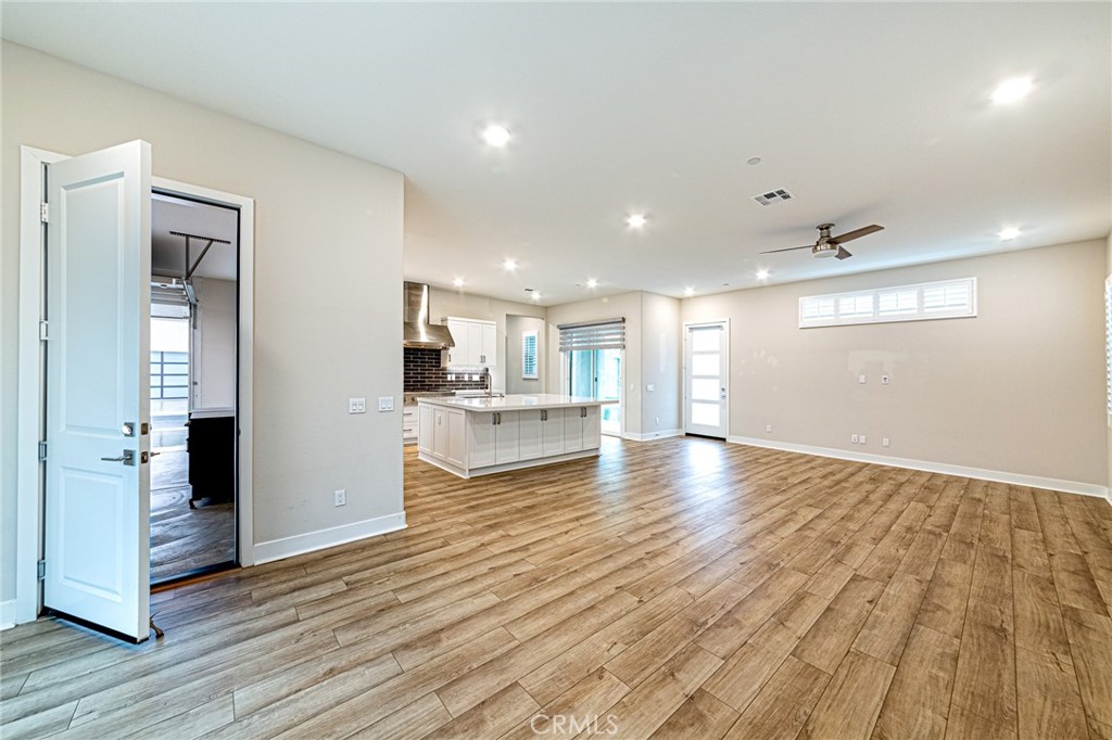 27018 Goldfields Court Property Photo 6