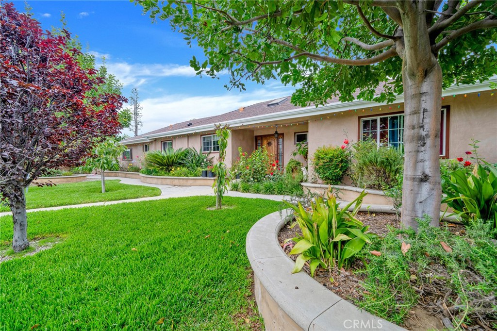 10050 Balboa Boulevard Property Photo 1