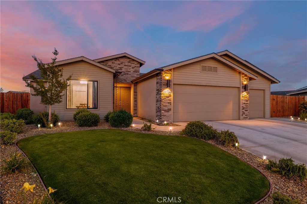 7702 Canyon Trail Avenue Property Photo