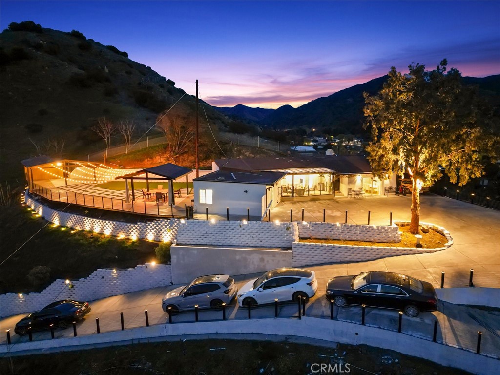 9250 Del Arroyo Drive Property Photo
