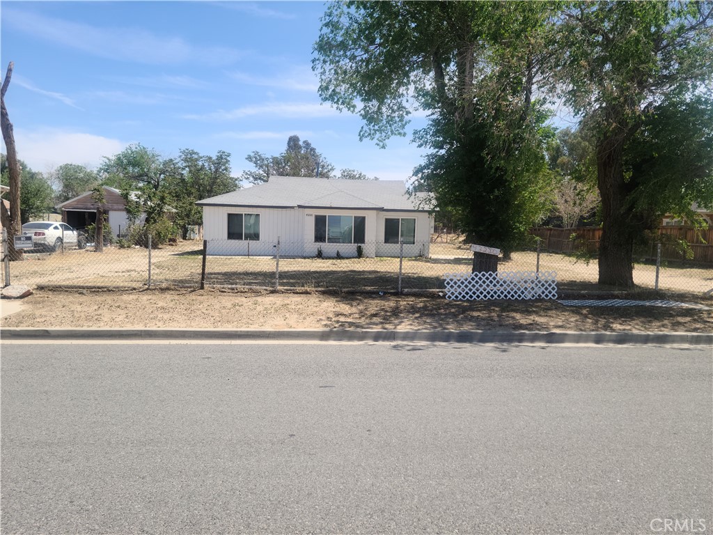 43220 6th Street E Property Photo