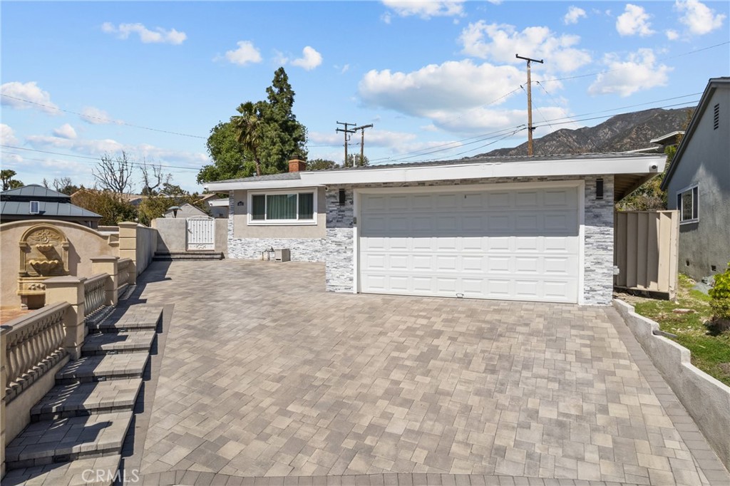 4613 Hume Avenue Property Photo