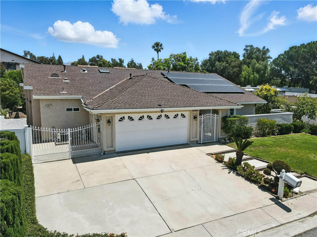 19401 Twin Hills Place Property Photo 1