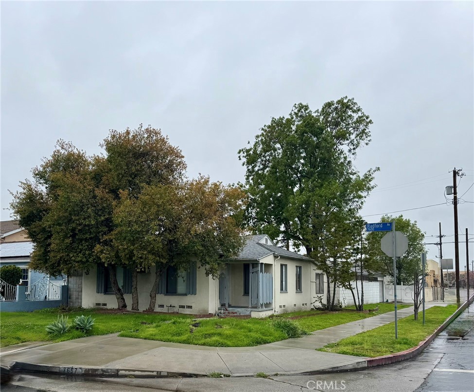 7657 Radford Avenue Property Photo 1