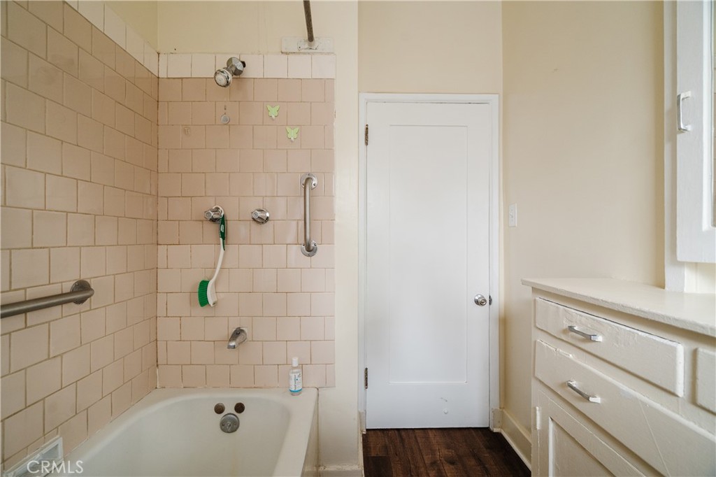 1221 5th Avenue 3 Property Photo 24