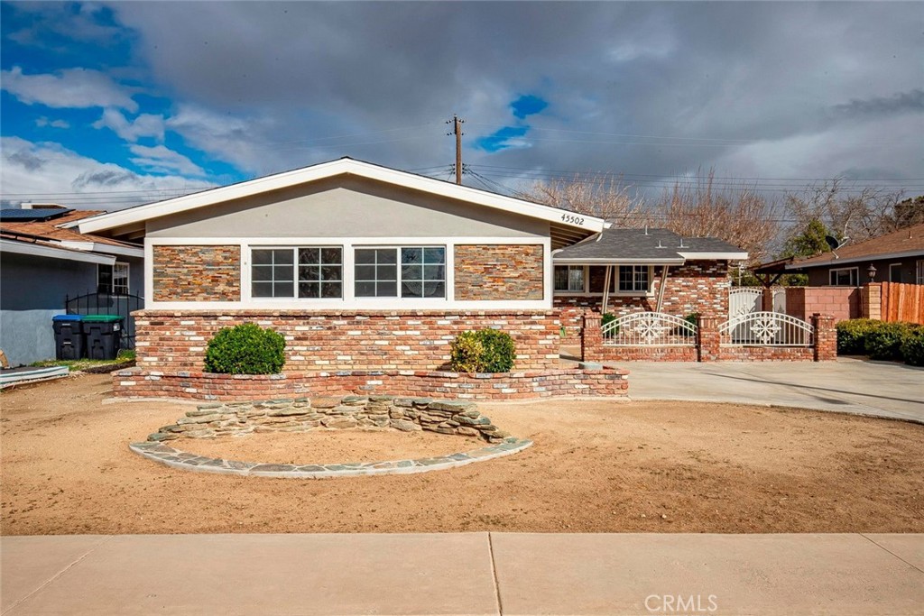 45502 13th Street W Property Photo