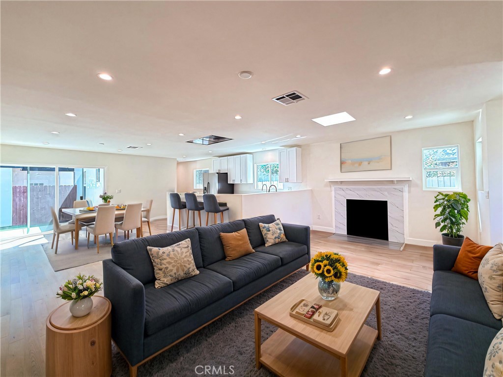 12542 Emelita Street Property Photo
