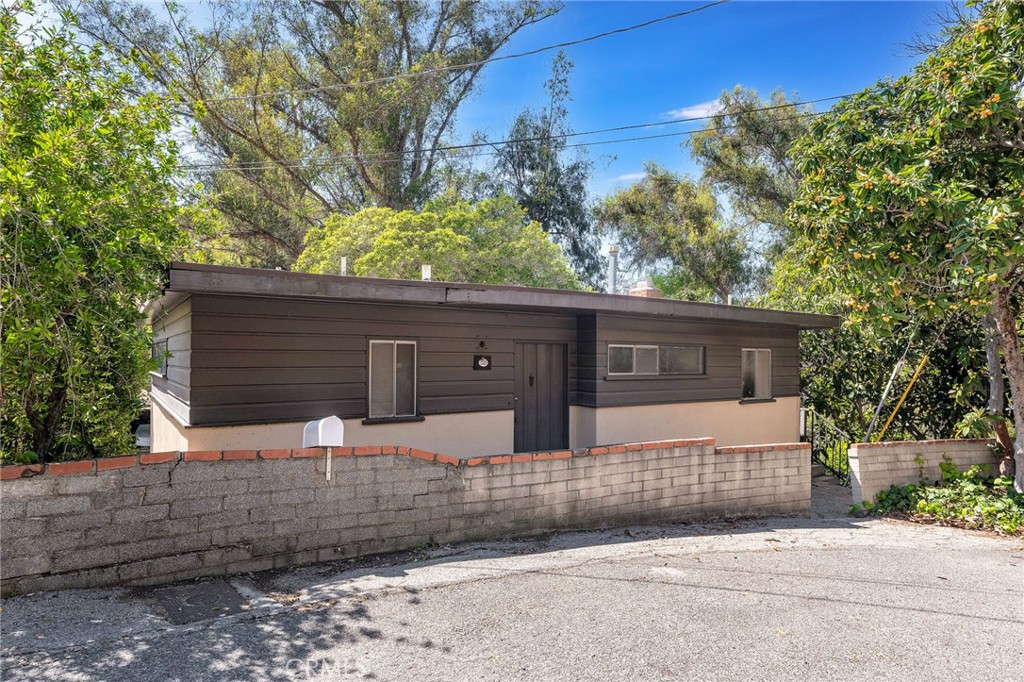 Hollywood Real Estate Listings Main Image
