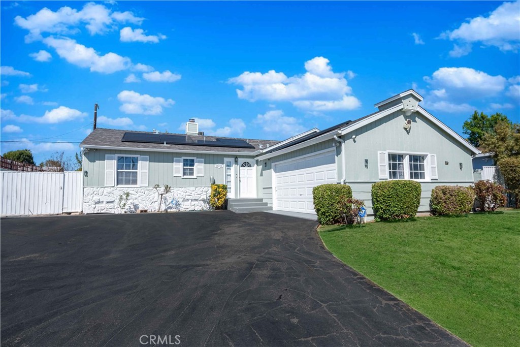16725 Superior Street Property Photo