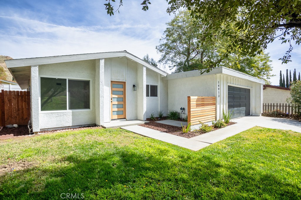 14913 Daffodil Avenue Property Photo