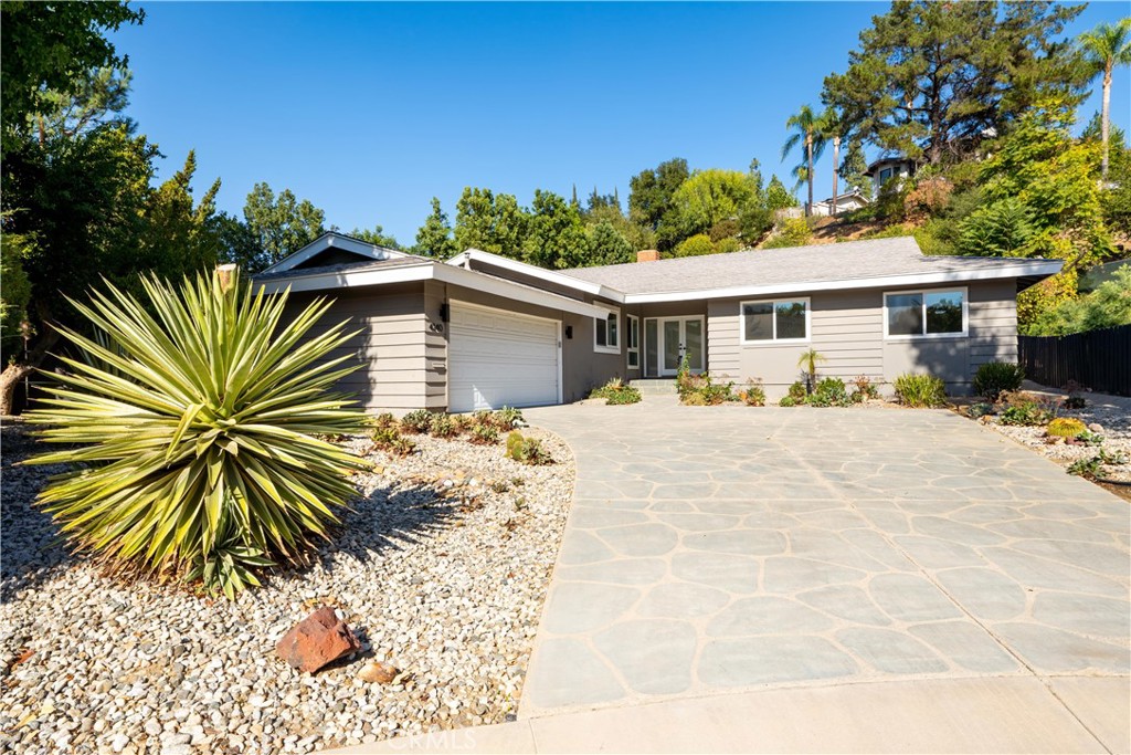 4240 Kingfisher Road Property Photo