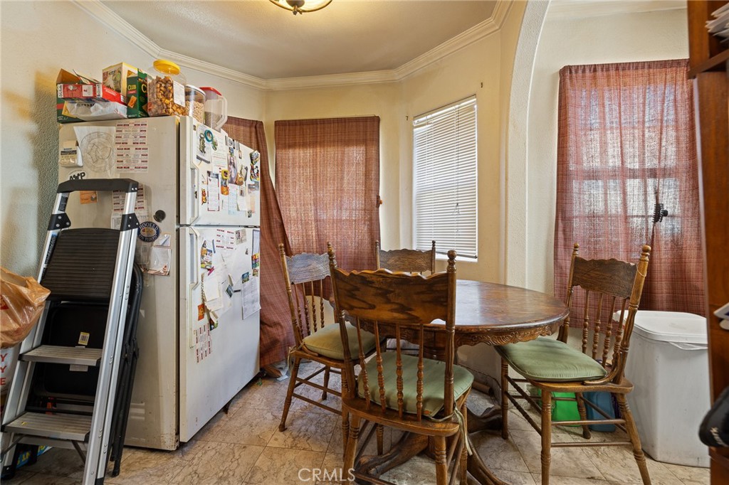 11430 Califa Street Property Photo 5