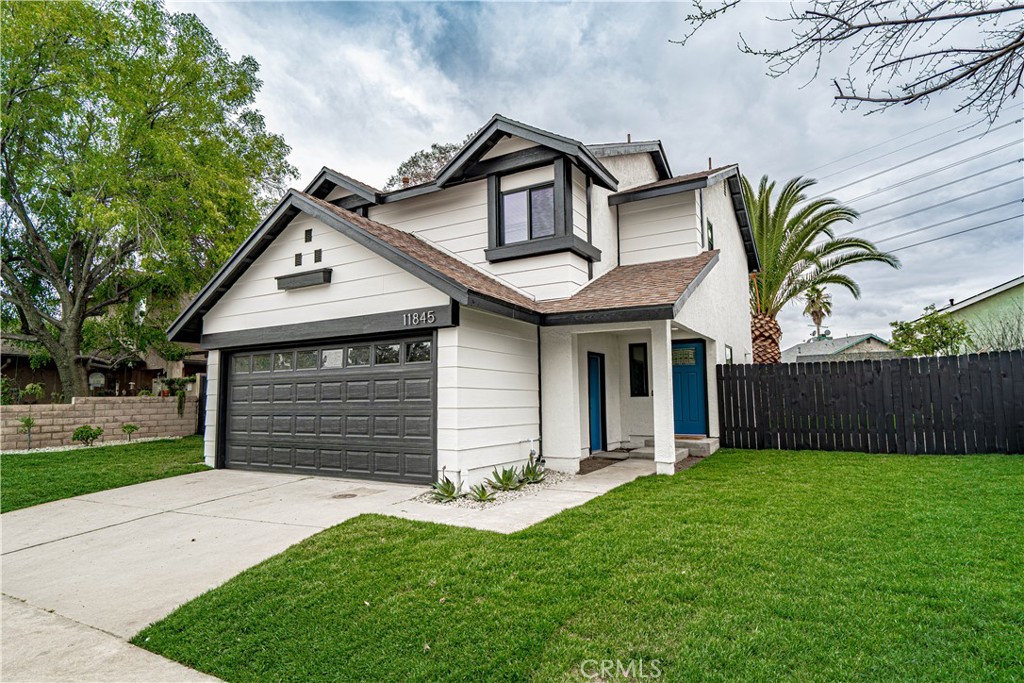 11845 Gladstone Avenue Property Photo
