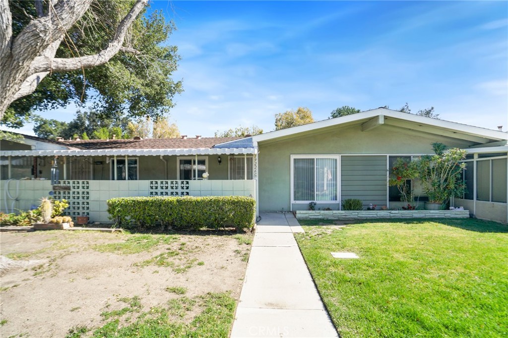 19226 Avenue Of The Oaks C Property Photo
