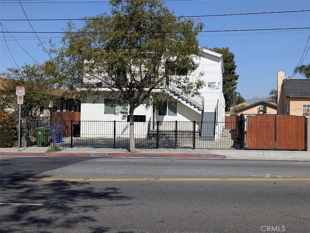 12929 Van Nuys Boulevard Property Photo 2