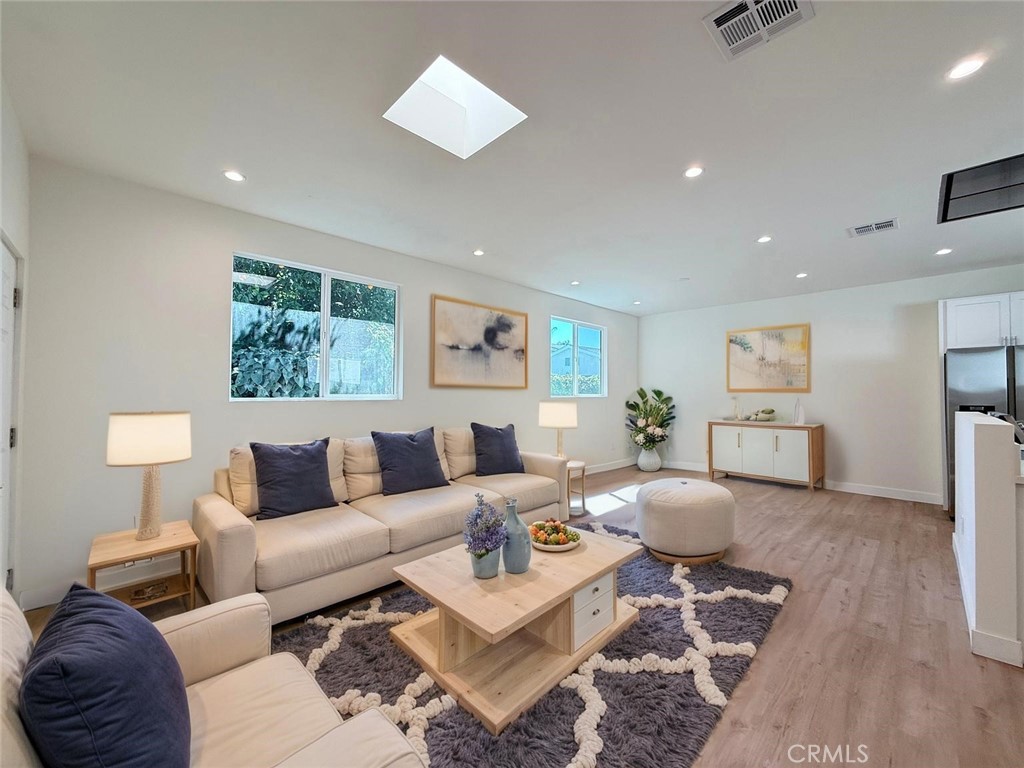 12544 Emelita Property Photo