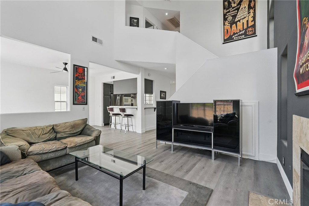 18320 1/2 Keswick Street Property Photo