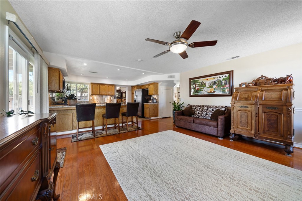 9635 Mendiburu Road Property Photo 12