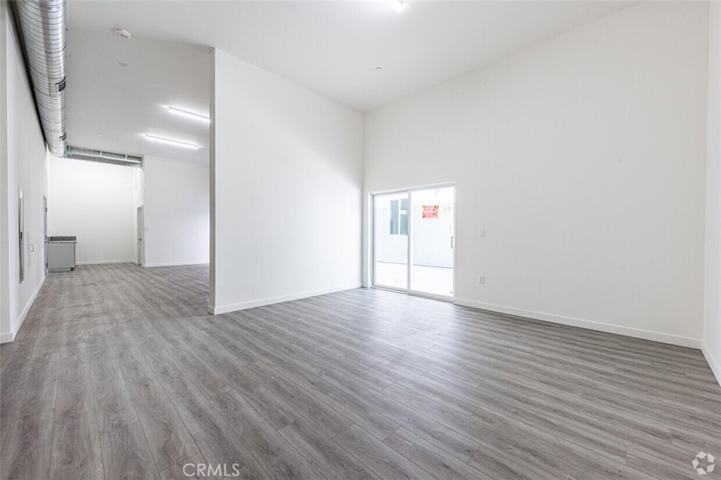 300 W 60th Street Property Photo 6