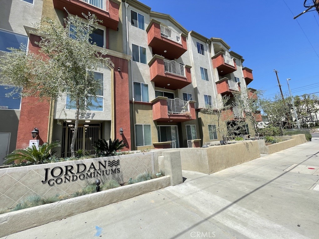 Canoga Park Real Estate Listings Main Image