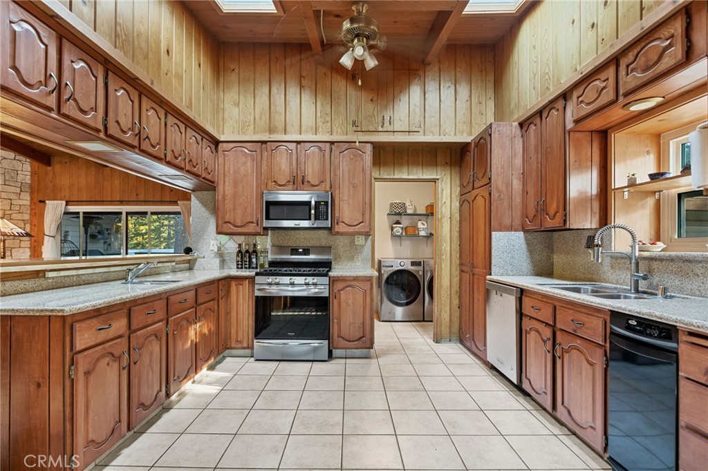 31466 Frontier Drive Property Photo 9