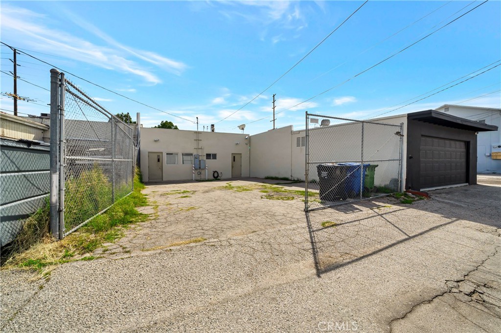 2307 W Victory Boulevard Property Photo 19
