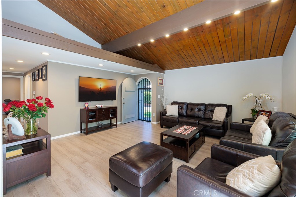 1351 Maxwell Lane Property Photo