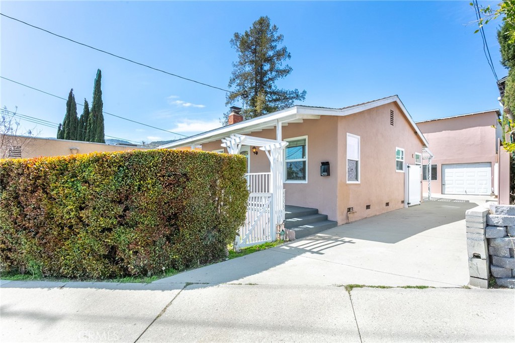 La Crescenta Real Estate Listings Main Image