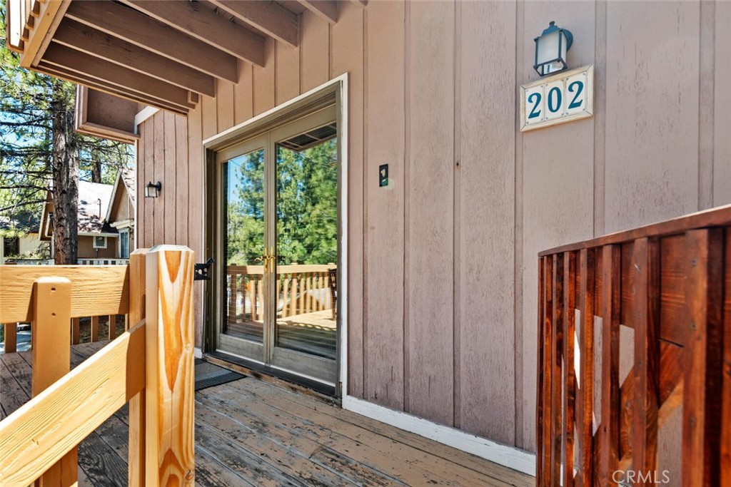 202 Pineview Drive Property Photo 2