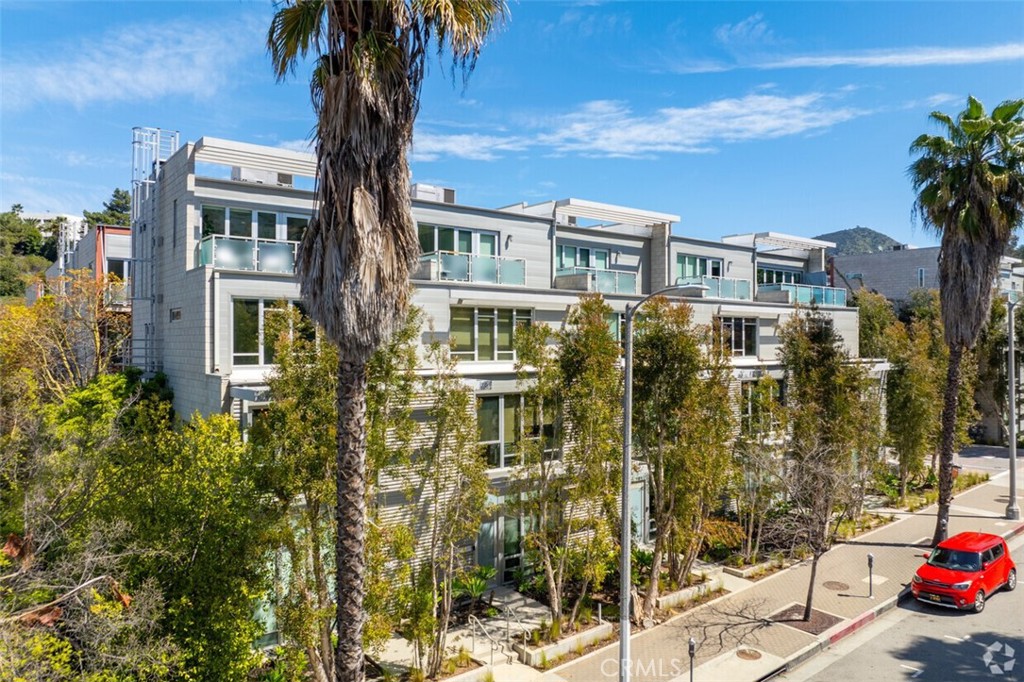3450 Cahuenga Boulevard W 303 Property Photo