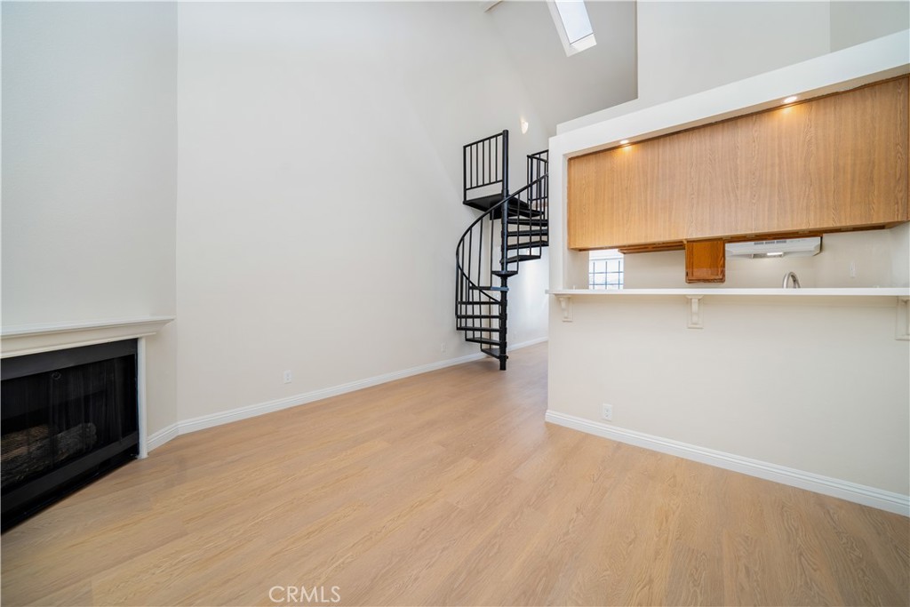 4651 Cahuenga Boulevard Property Photo 3