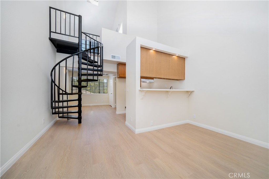 4651 Cahuenga Boulevard Property Photo 5
