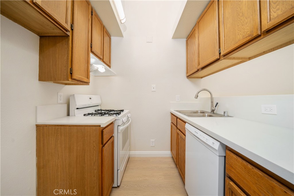 4651 Cahuenga Boulevard Property Photo 6