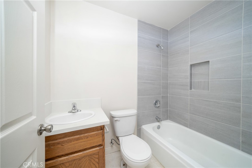 4651 Cahuenga Boulevard Property Photo 18