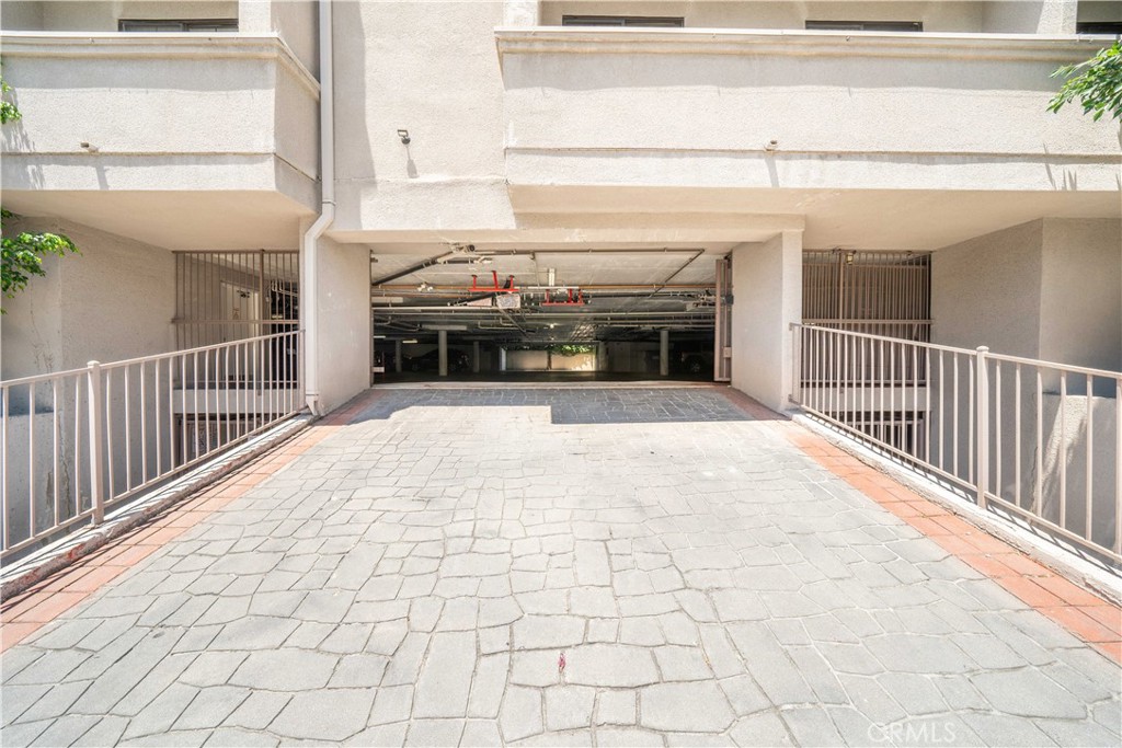 4651 Cahuenga Boulevard Property Photo 42