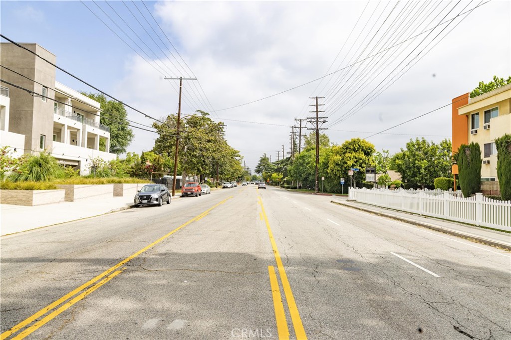 4651 Cahuenga Boulevard Property Photo 54