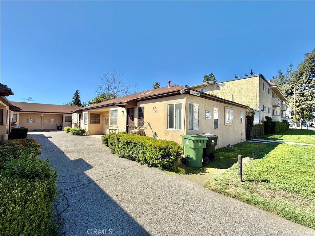 14638 Vanowen Street Property Photo 4