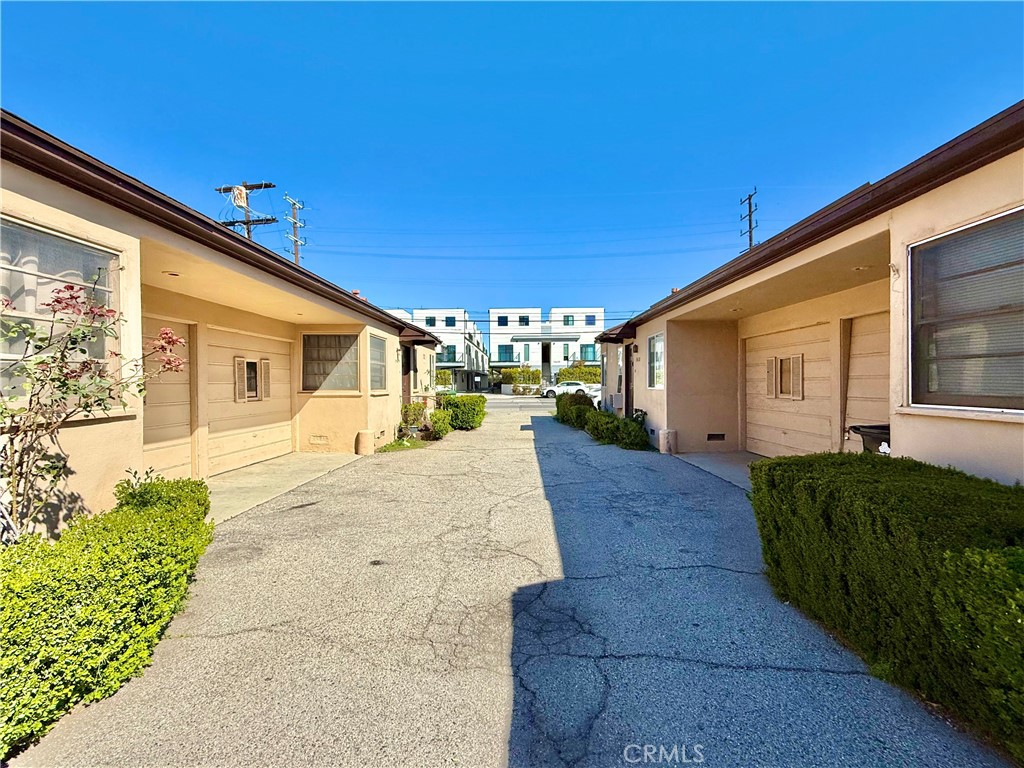 14638 Vanowen Street Property Photo 6
