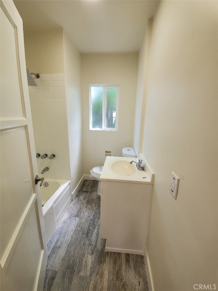 14638 Vanowen Street Property Photo 7