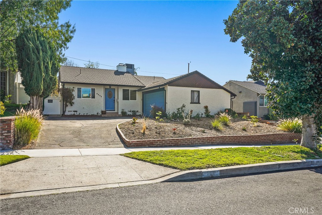 2832 N Myers Street Property Photo