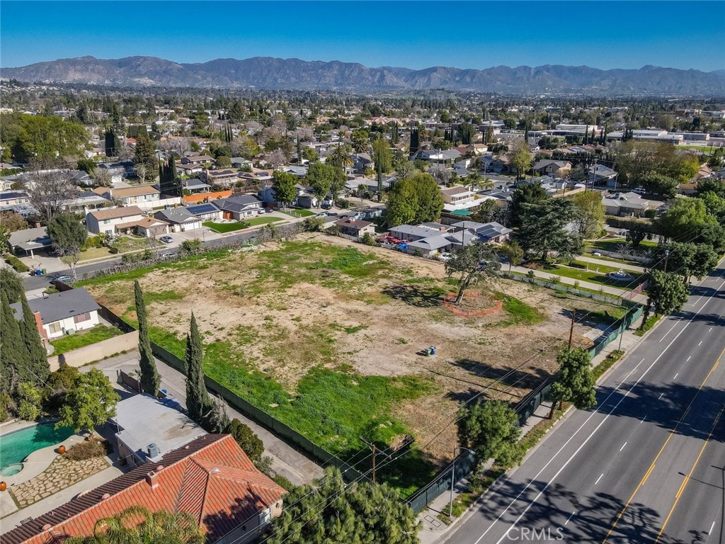 17559 Devonshire Street Property Photo