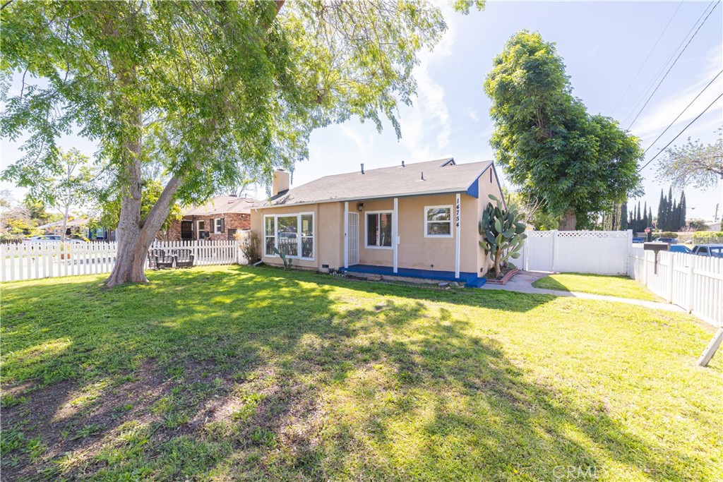 14754 Bassett Street Property Photo