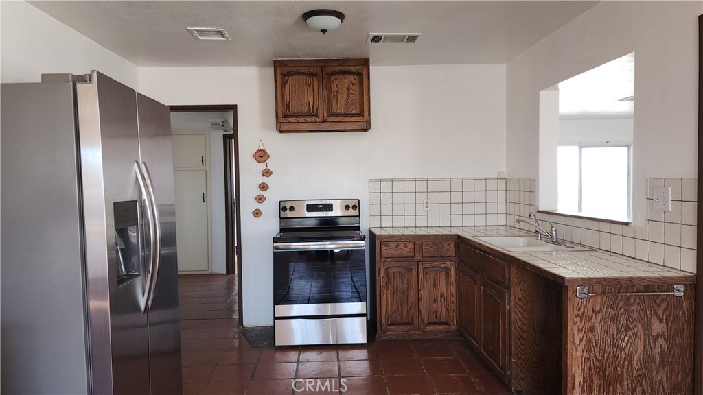 18597 Saint Basil Avenue Property Photo 4