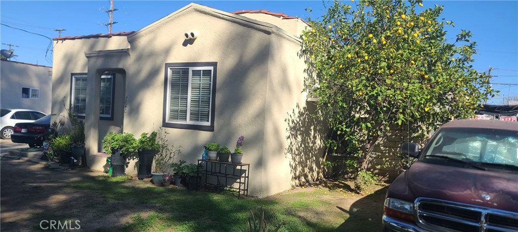 7040 Baird Avenue Property Photo 2