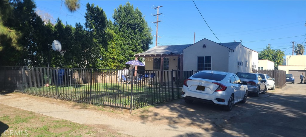 7040 Baird Avenue Property Photo 3
