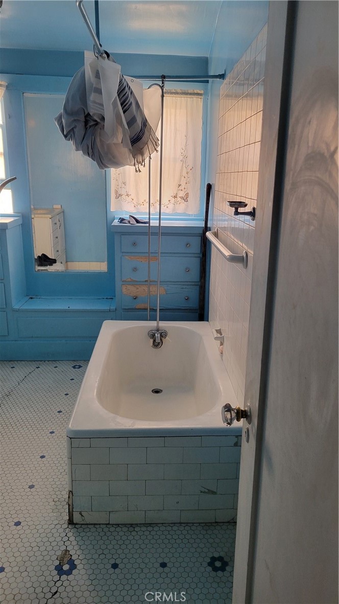 922 N Mayo Avenue Property Photo 2