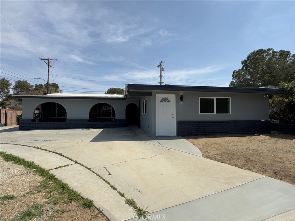 458 E Lingard Street Property Photo
