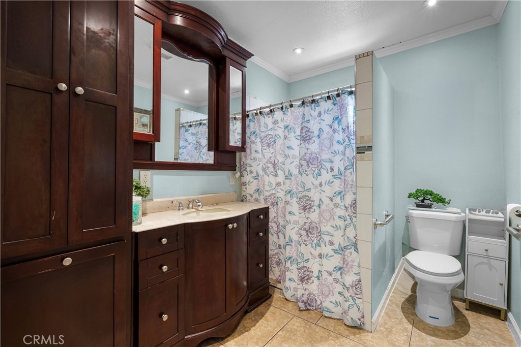 178 E 49th Street Property Photo 10